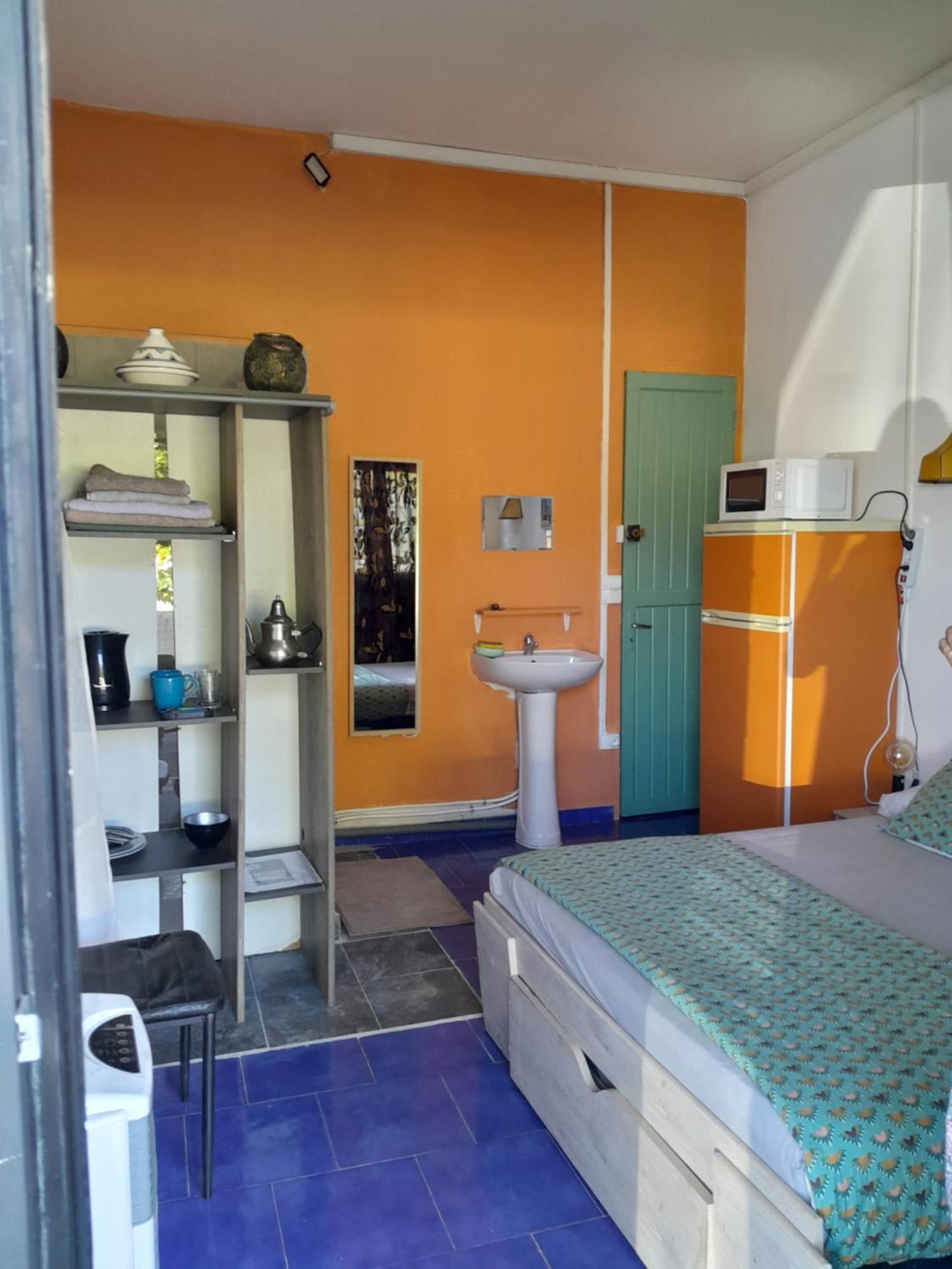 Le Tulear - Aux 4 Coins Du Monde Hotel Saint Pierre Bagian luar foto