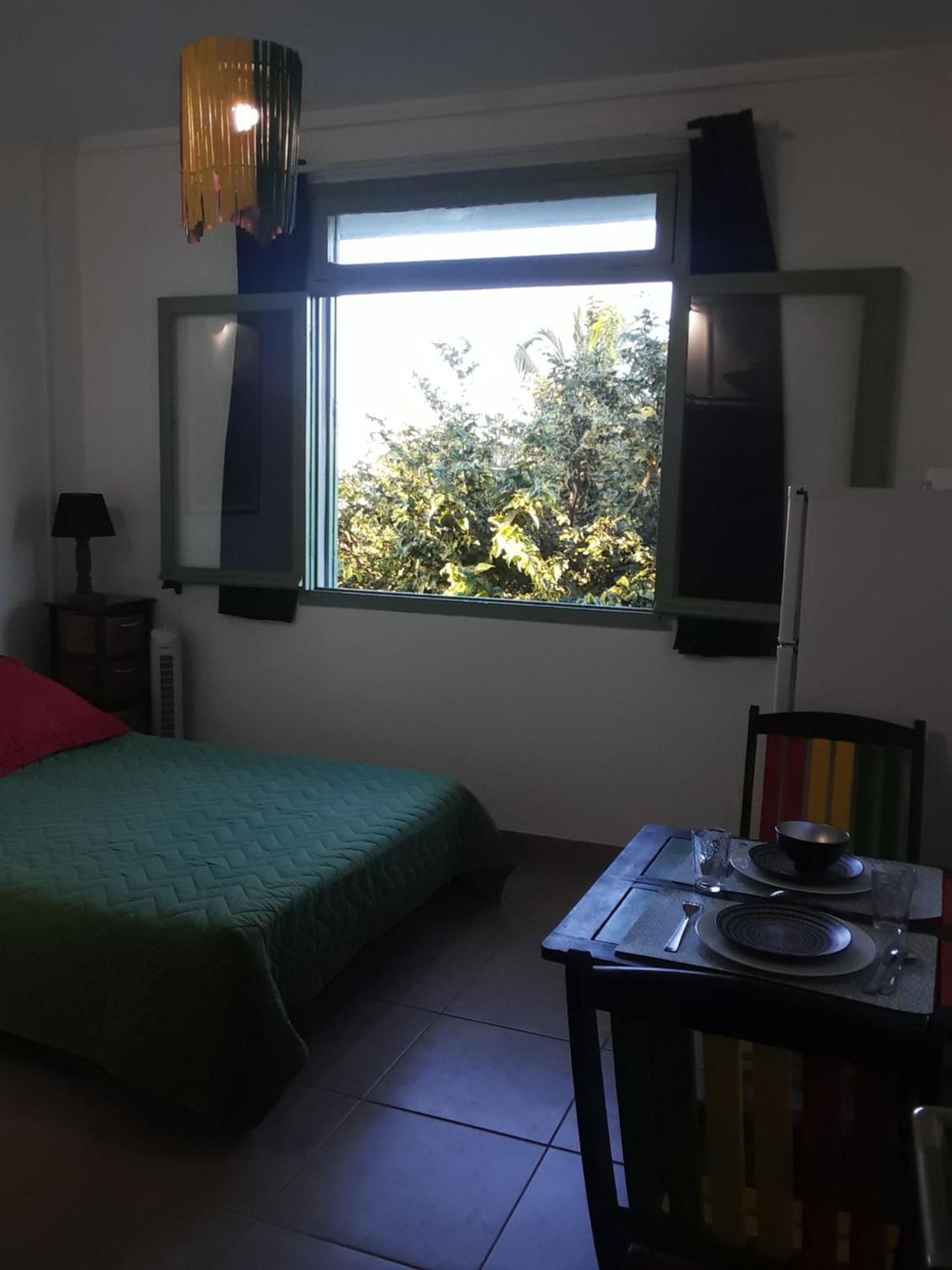 Le Tulear - Aux 4 Coins Du Monde Hotel Saint Pierre Ruang foto