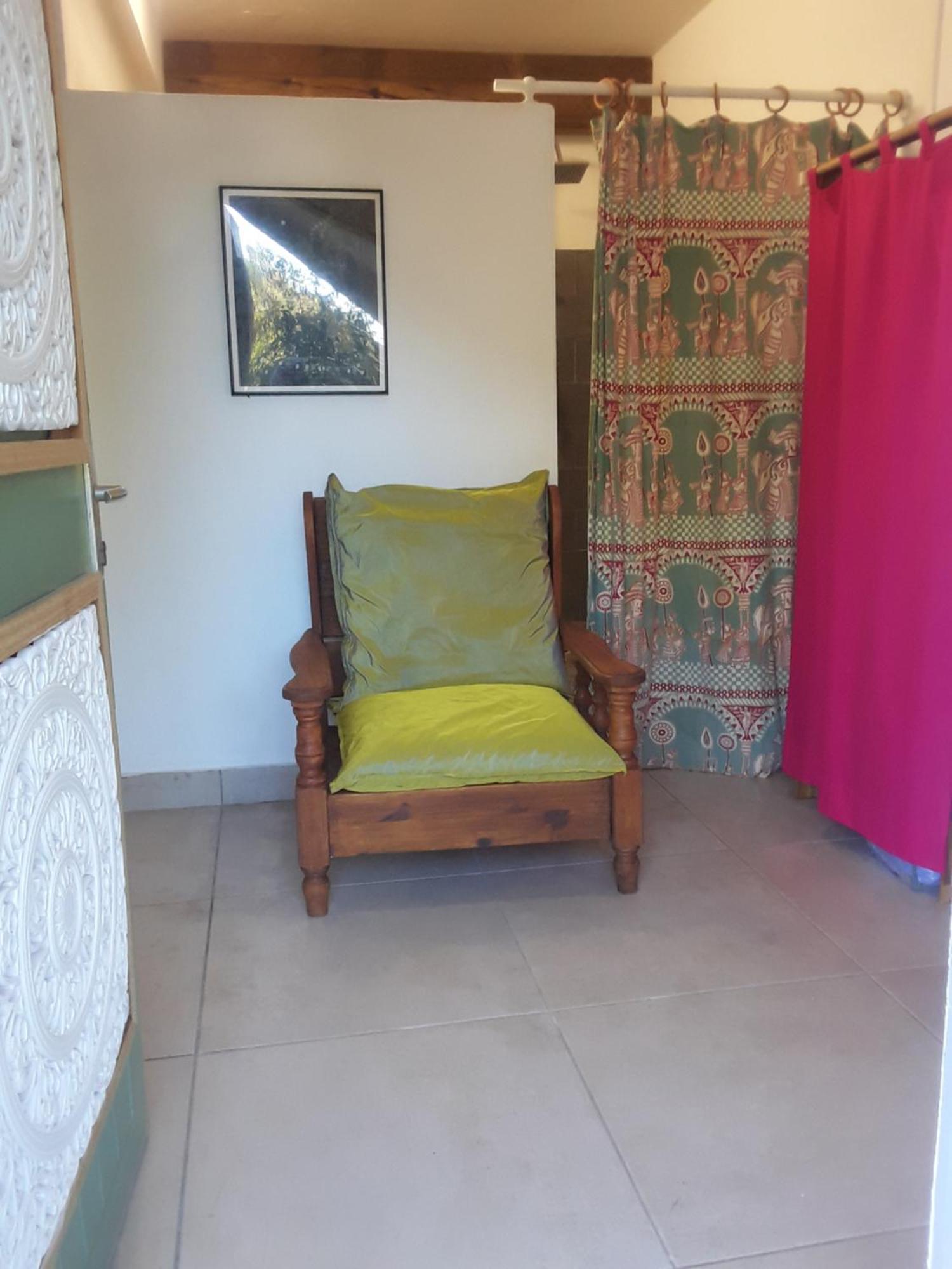 Le Tulear - Aux 4 Coins Du Monde Hotel Saint Pierre Ruang foto